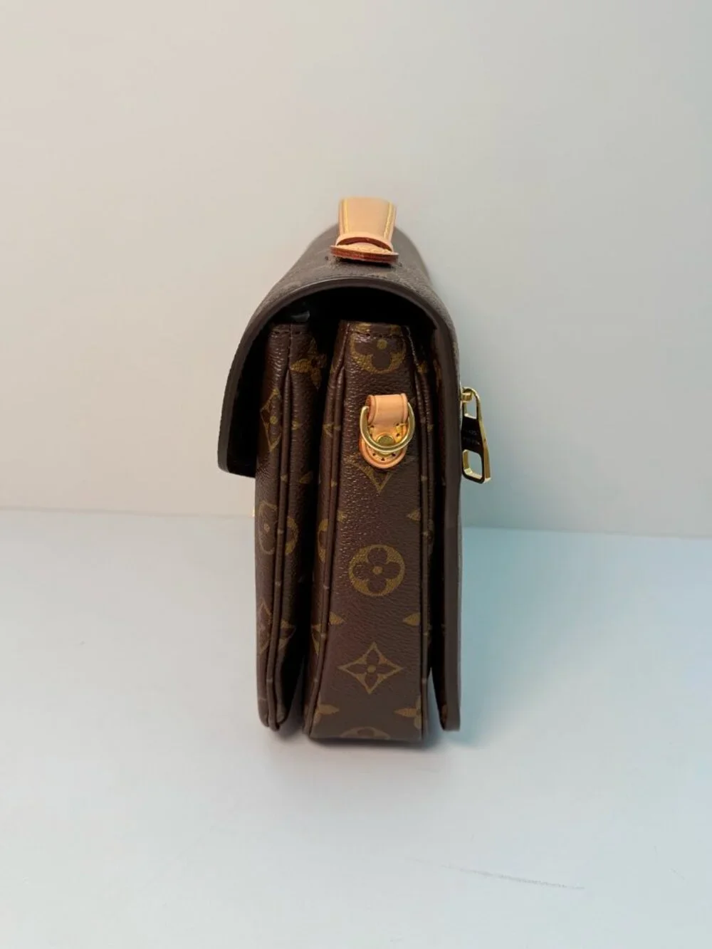 Louis Vuitton Pochette Métis Classic Monogram Coated Canvas Messenger Bag